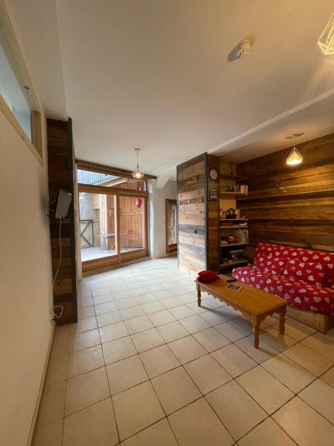 Appartement avec extérieur La Giettaz domaine skiable Megeve Combloux La Giettaz navette gratuite et télésiège à 2km Exterior foto